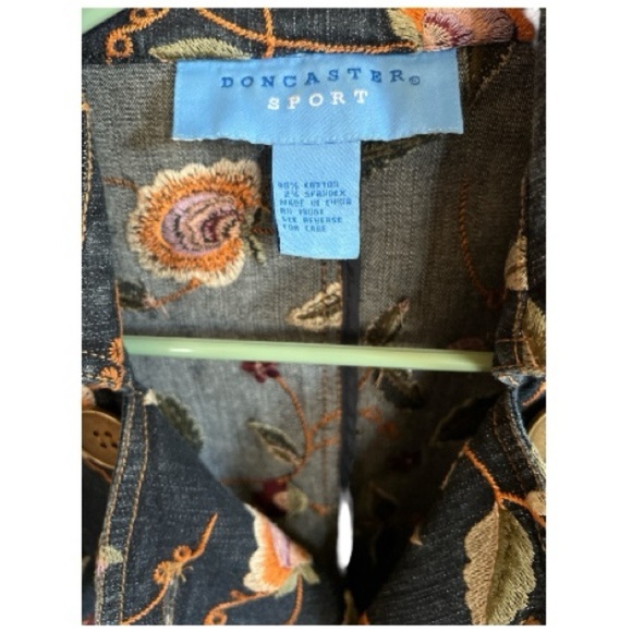 Doncaster Dark Denim Floral Embroidered Jean Jacket Cropped Boho Peacoat Size 10 - Picture 3 of 12